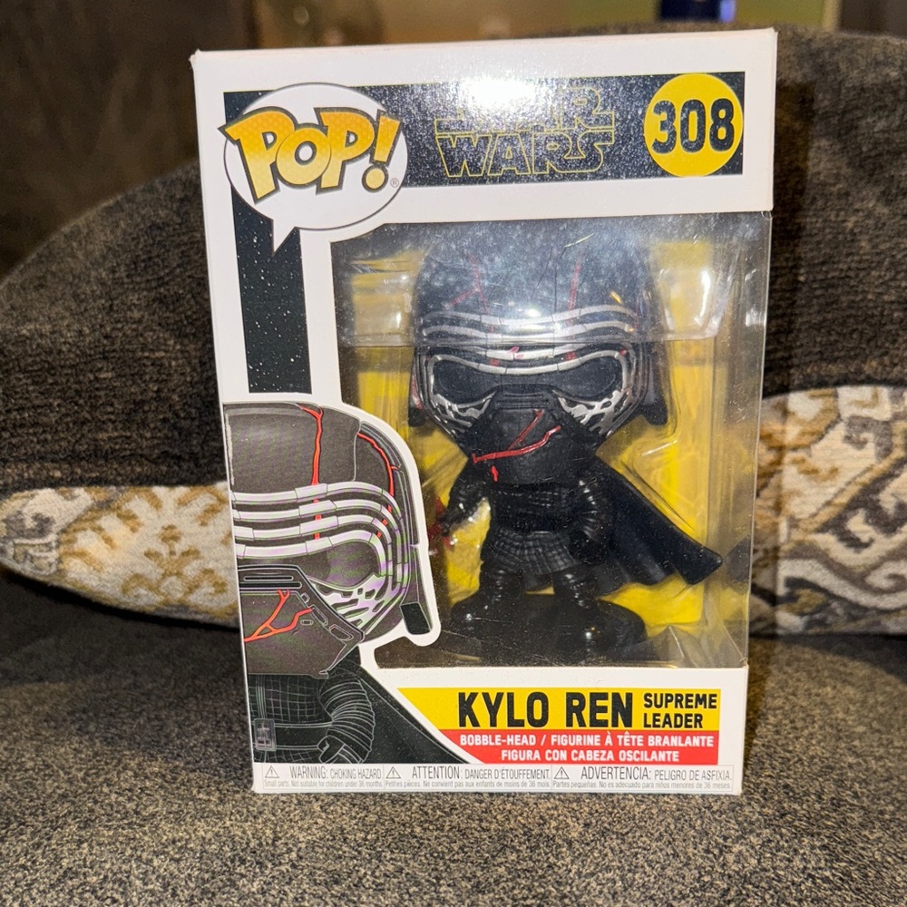 Pop! Kylo Ren Supreme Leader Figure - Black and Red